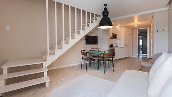 Carmo 43 by LovelyStay