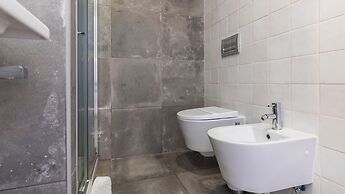 Carmo 43 by LovelyStay