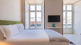 Carmo 43 by LovelyStay