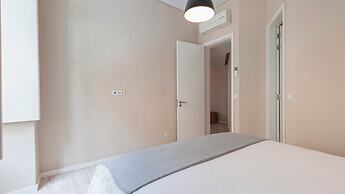 Carmo 43 by LovelyStay