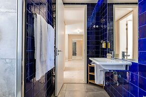 Carmo 43 by LovelyStay