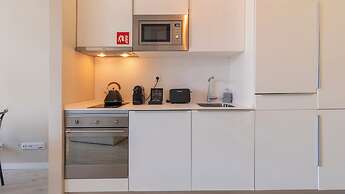 Carmo 43 by LovelyStay