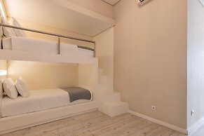 Carmo 43 by LovelyStay