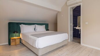 Carmo 43 by LovelyStay