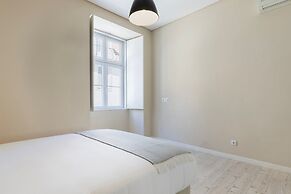 Carmo 43 by LovelyStay