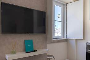 Carmo 43 by LovelyStay