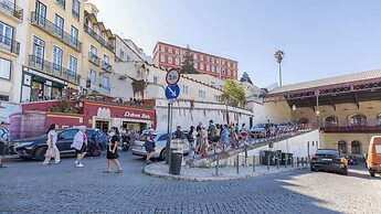 Carmo 43 by LovelyStay