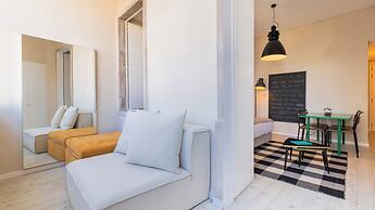 Carmo 43 by LovelyStay