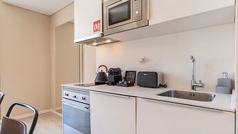 Carmo 43 by LovelyStay