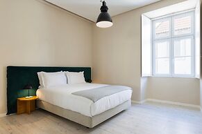 Carmo 43 by LovelyStay