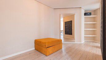 Carmo 43 by LovelyStay