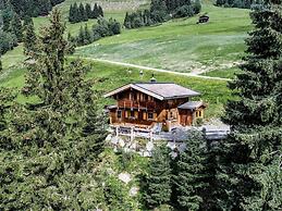 Cozy Cabin With a Great View