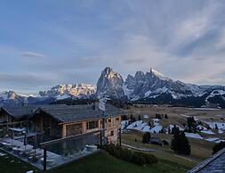 Landhaus Salzburg, Dienten