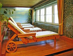 Landhaus Salzburg, Dienten