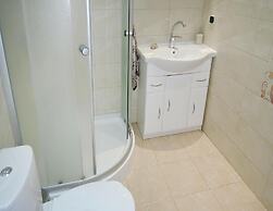 Cottage With a Fenced Garden, Kolczewo