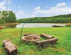 Cottage With a Fenced Garden, Kolczewo
