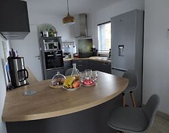 Comfortable Holiday Home, Emerald Coast, Frehel