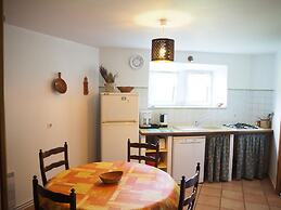 Pretty Stone House With Terrace and Garden, Lussan