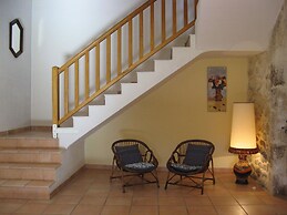 Pretty Stone House With Terrace and Garden, Lussan