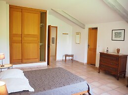Pretty Stone House With Terrace and Garden, Lussan