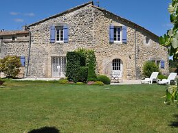 Pretty Stone House With Terrace and Garden, Lussan