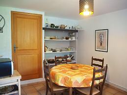 Pretty Stone House With Terrace and Garden, Lussan