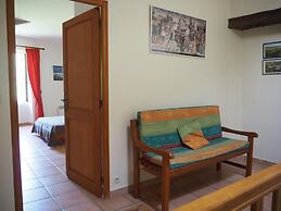 Pretty Stone House With Terrace and Garden, Lussan