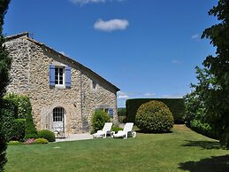 Pretty Stone House With Terrace and Garden, Lussan