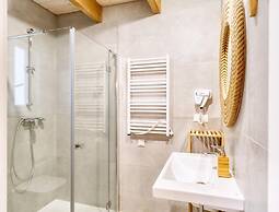 Comfortable Holiday Homes With Pool