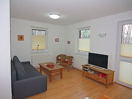 Einladendes Ferienhaus mit Garten