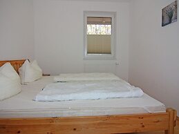 Einladendes Ferienhaus mit Garten