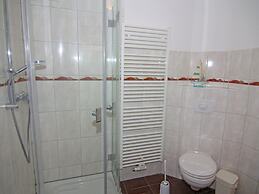 Einladendes Ferienhaus mit Garten