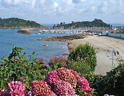 Holiday Home in Dream Location, Pink Granite Coast