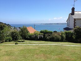 Comfortable Holiday Home With Fantastic sea View