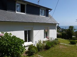 Comfortable Holiday Home With Fantastic sea View