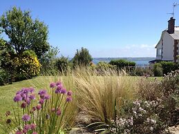 Comfortable Holiday Home With Fantastic sea View