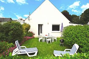 Nice Holiday Home Near the Beach, Hillion