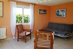 Nice Holiday Home Near the Beach, Hillion