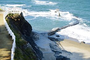 Nice Holiday Home Near the Beach, Hillion