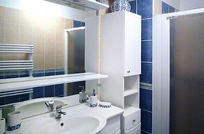 Nice Holiday Home Near the Beach, Hillion