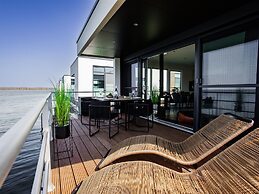 Hausboot Floating House in Ribnitz-damgarten