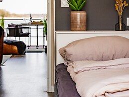 Hausboot Floating House in Ribnitz-damgarten