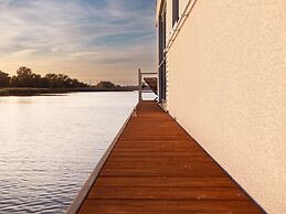 Hausboot Floating House in Ribnitz-damgarten