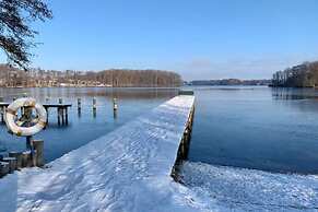 Holiday Home Seeblick With Sauna on Lake Dummer, Dummer