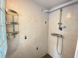 Pleasant Holiday Home, 200m From the Beach, St. Pair-sur-mer