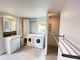 Pleasant Holiday Home, 200m From the Beach, St. Pair-sur-mer