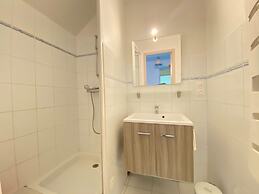 Pleasant Holiday Home, 200m From the Beach, St. Pair-sur-mer