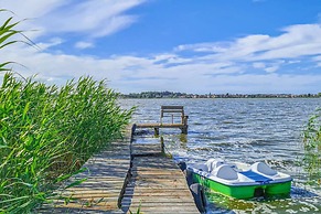 Comfortable Holiday Home on Lake Jamno, Podamirowo