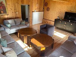 Holiday Home, Soll