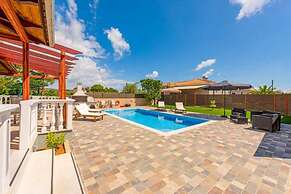 Villa Bora With Private Pool